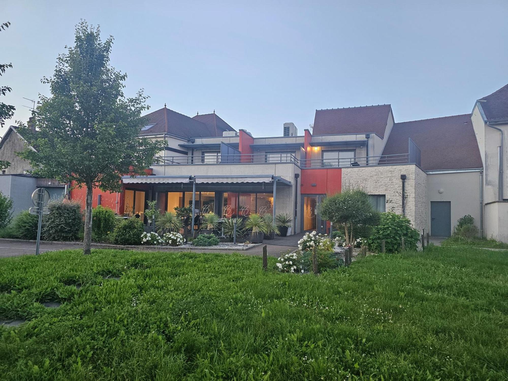 Au Coeur Des Bulles Hotel Loches-sur-Ource Buitenkant foto