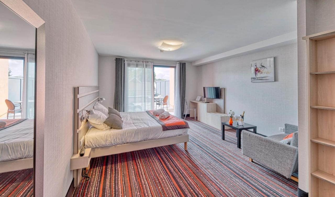 Au Coeur Des Bulles Hotel Loches-sur-Ource Buitenkant foto